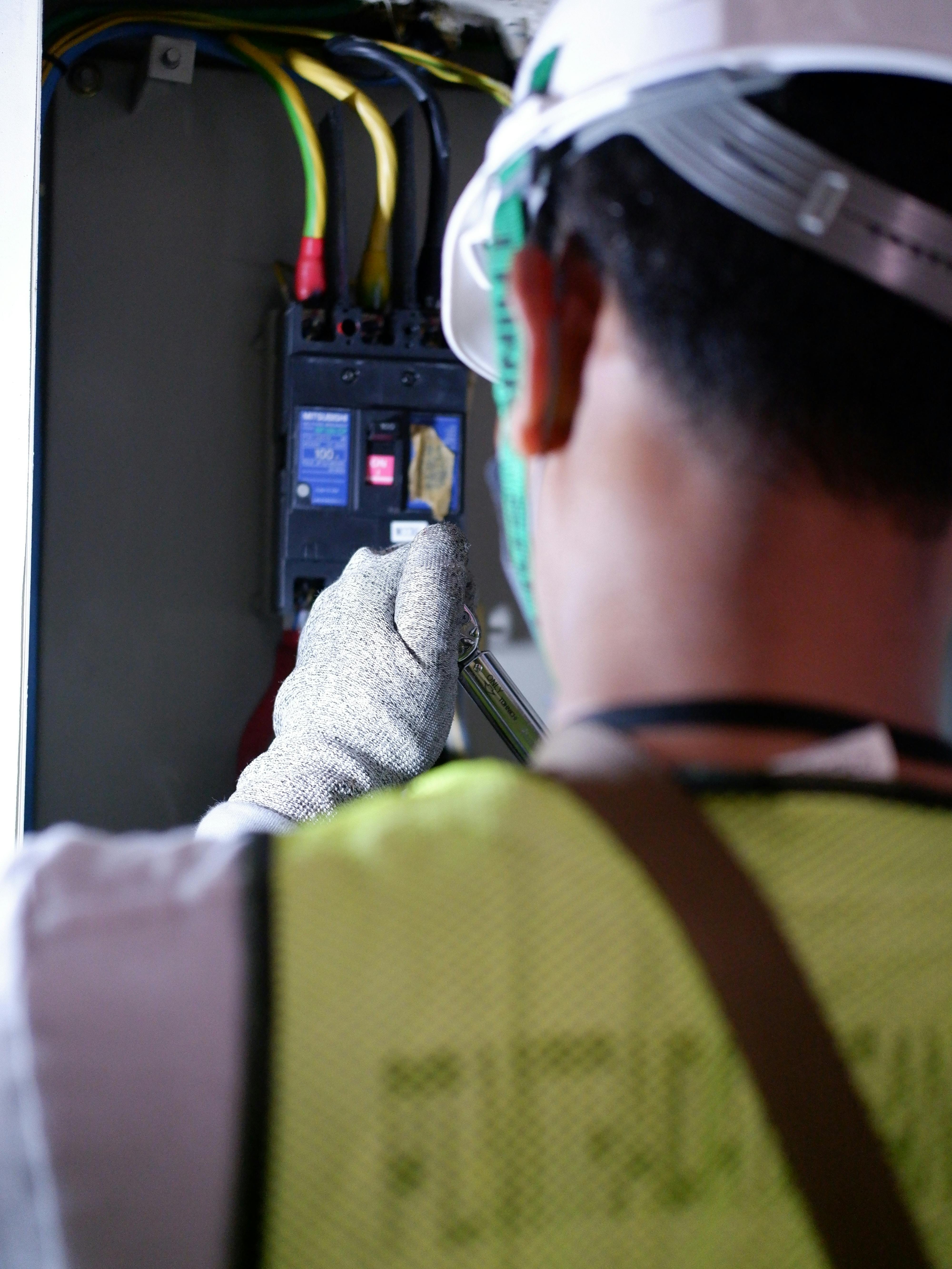 OGC INDUSTRIES team of licensed electricians and professionals